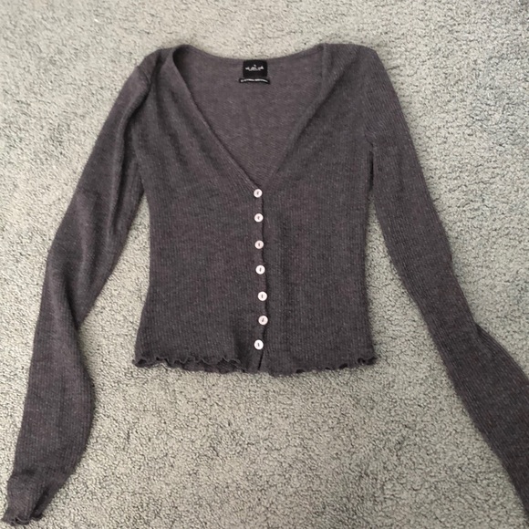Urban Outfitters Long sleeve ruffle crop top - Picture 1 of 2